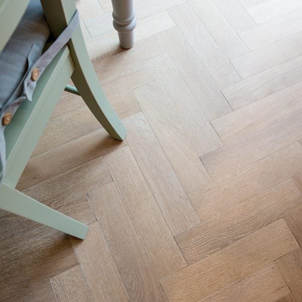 V4 WOOD FLOORING ZIGZAG ZB102