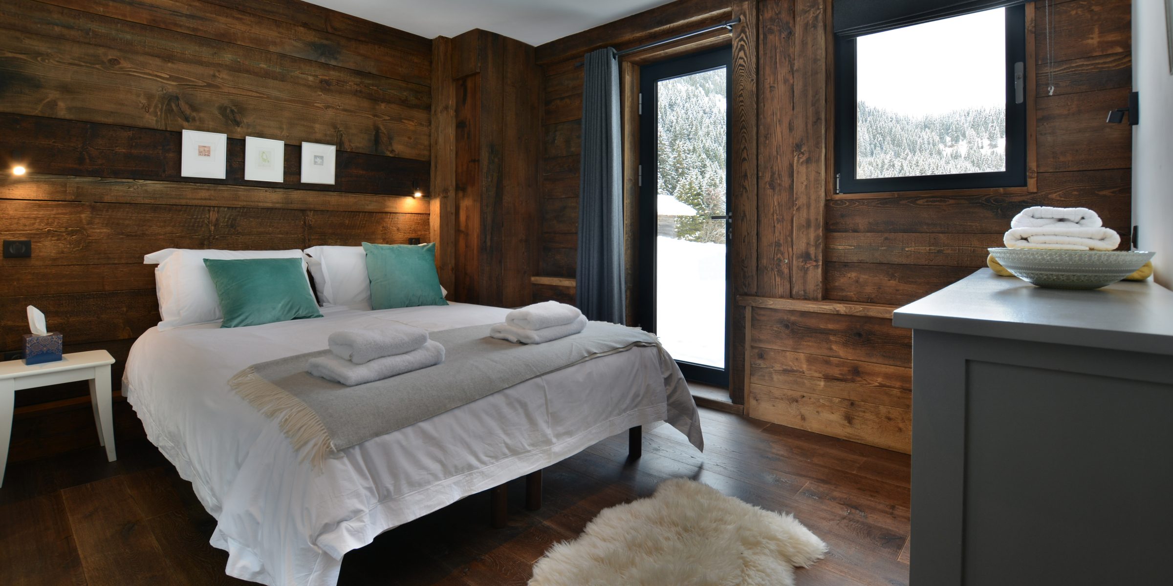 Ski chalet with urban nature wood floors 1