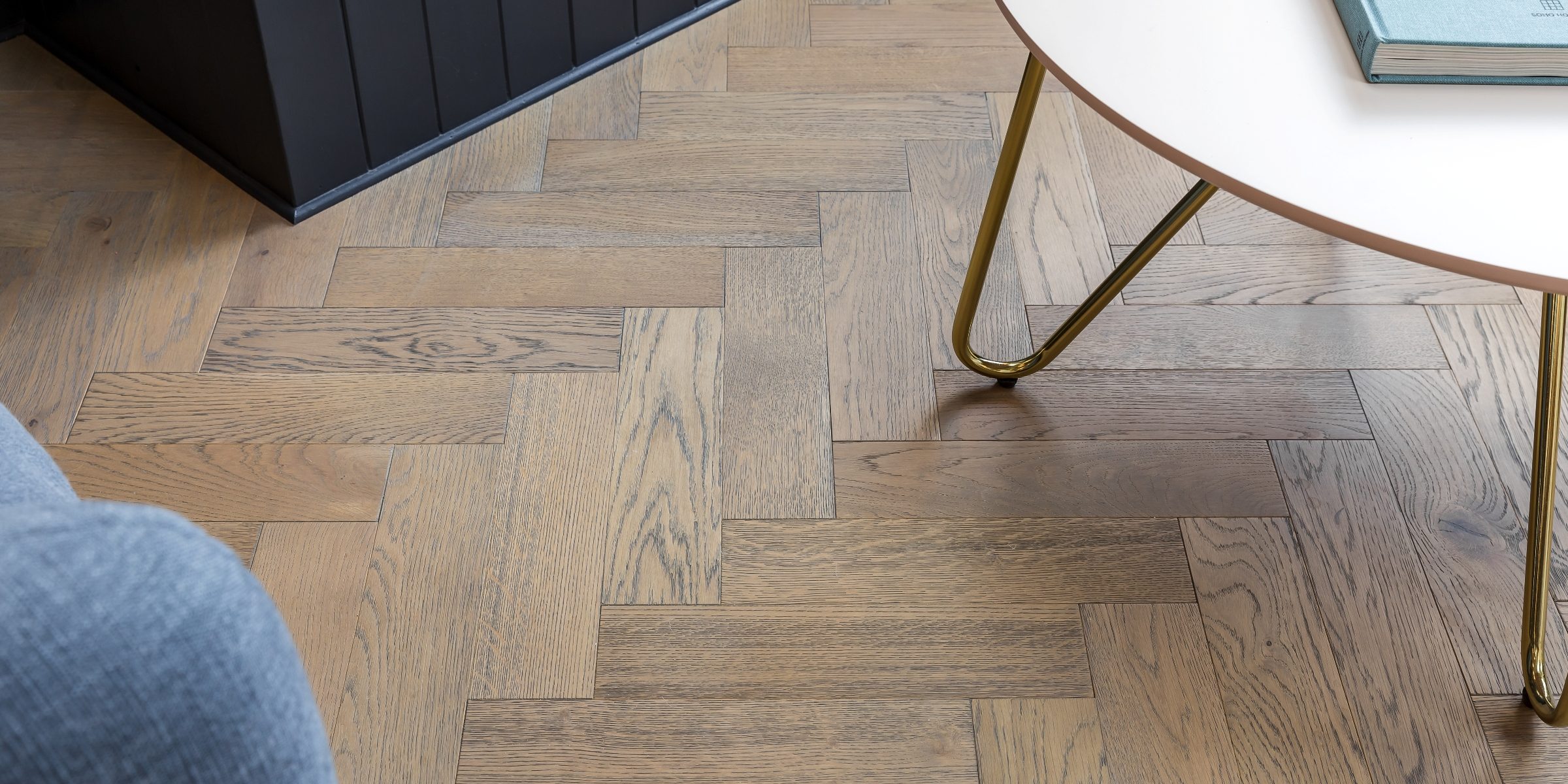 close up of V4's zigzag frozen umber